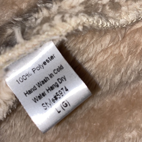 Carmin size large tan faux fur vest - Picture 5 of 5